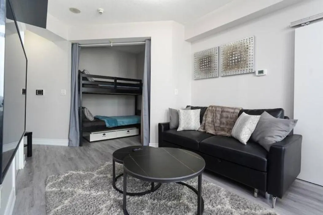 Simply Comfort Suites - One Plus Den Apartment With Scotiabank Arena View Toronto Canada