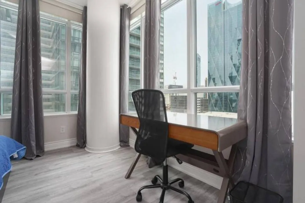 Simply Comfort Suites - One Plus Den Apartment With Scotiabank Arena View 토론토 0*,  캐나다