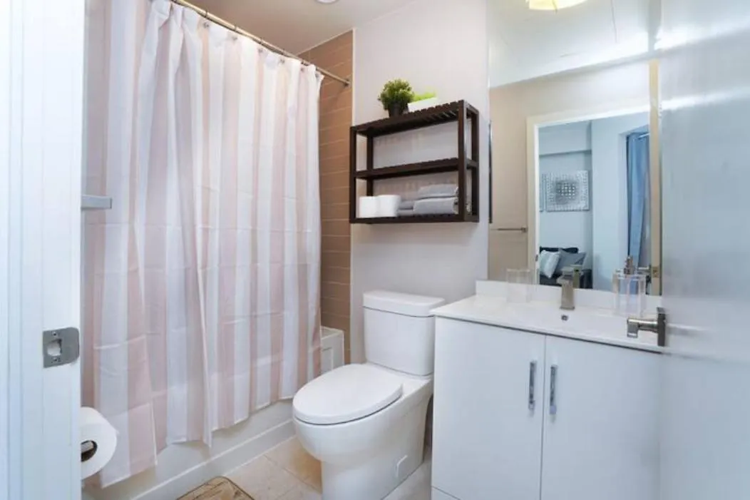 Simply Comfort Suites - One Plus Den Apartment With Scotiabank Arena View 토론토